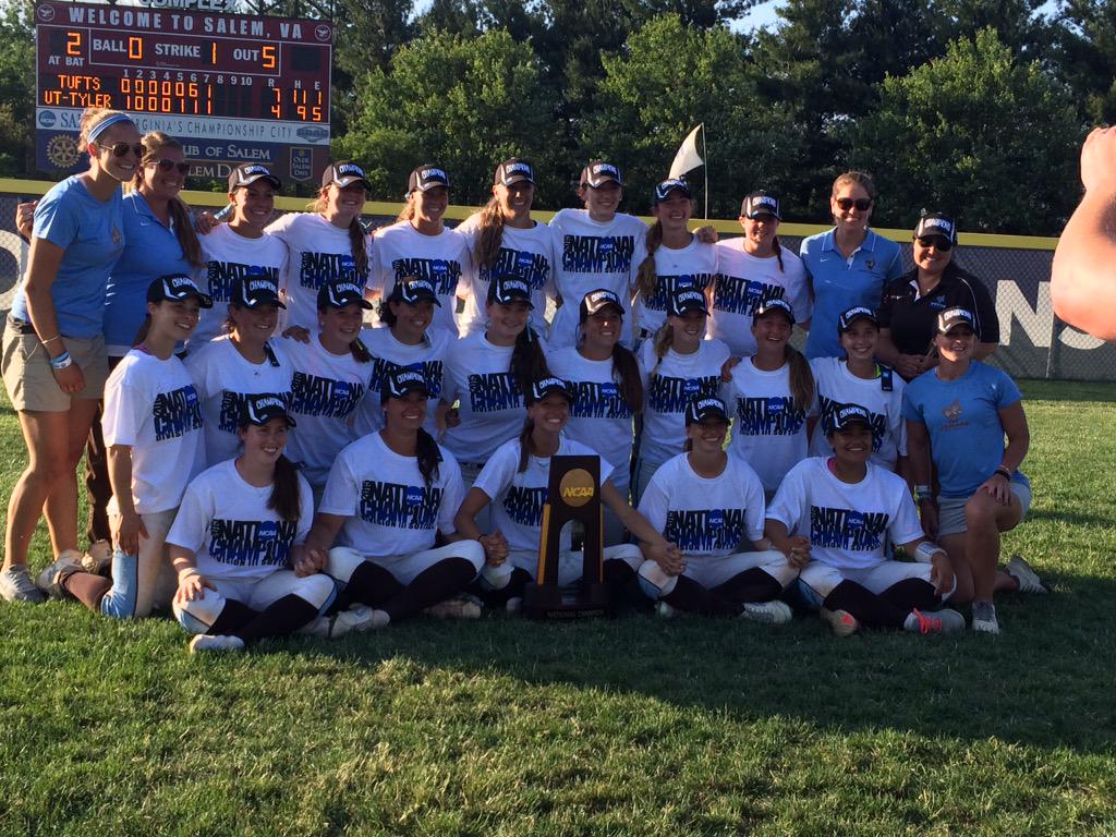 TuftsSoftball's tweet photo. Thanks to all our family, friends and everyone @TuftsAthletics for all your support. NATIONAL CHAMPIONS! #threepeat http://t.co/z8k0Up6Mam