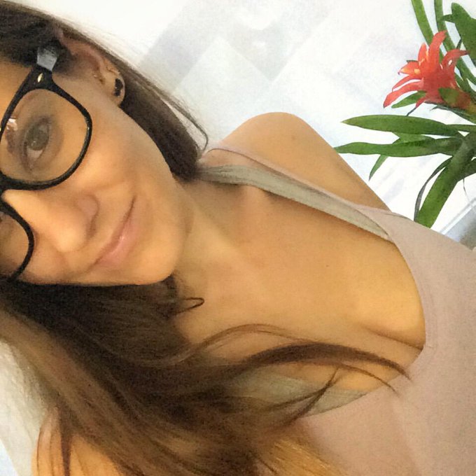 Me looking all smart and shit. http://t.co/yc05xcJVvX<a href="/tag/homewrecker"class="tags"><span>#homewrecker</span></a>