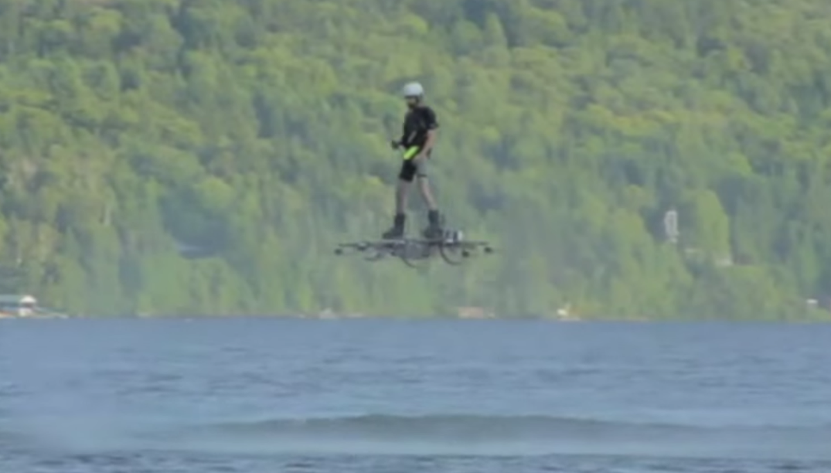 thenextweb's tweet photo. This working hoverboard has set a world record http://t.co/xeRbn1PRmB http://t.co/ms72Kcexhd