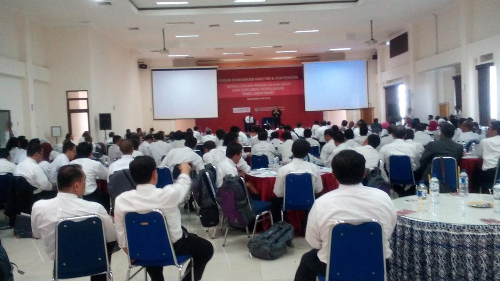 fktik2015's tweet photo. Formkomunikasi TIK #FKTIK skrng yg d adkan d makassar adalah untk Kepla Seksi(Kasi)PDI&amp;Kasi Duktekkom se #indonesia http://t.co/FNJLuMx3qH
