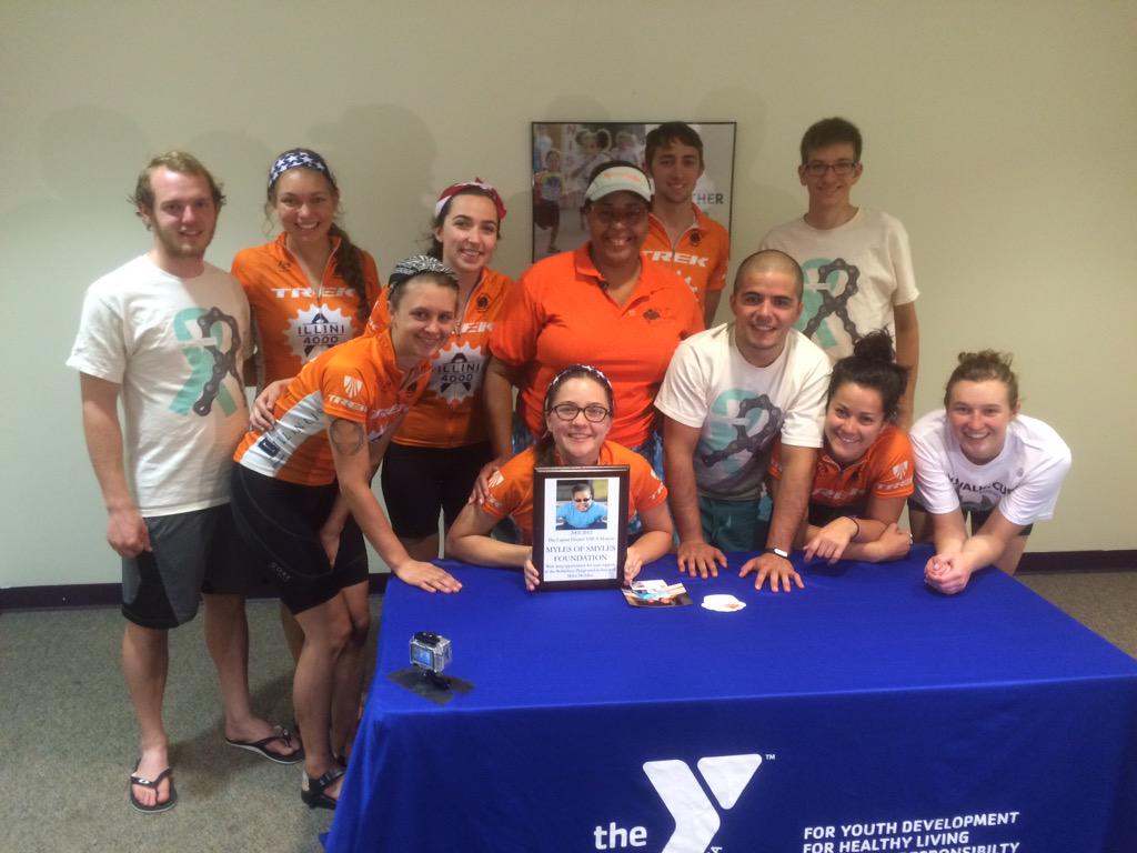 mcadoola's tweet photo. Inspiring students. Ride for Myles. Wear your orange proudly. @MylesOfSmylesFN, @illini4000 http://t.co/rJ3i9iXEAw