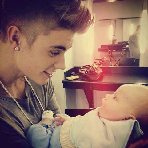 biebersmaniabr's tweet image. 1 RT = 1 Voto.  #JustinForMMVA