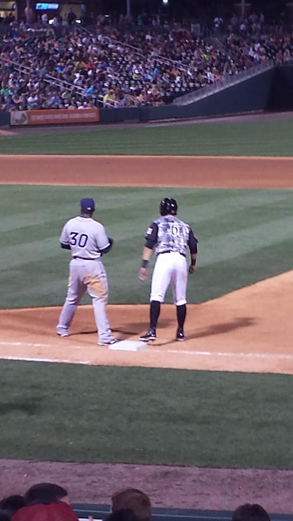 Andyfox3's tweet photo. Rbi single! Knights up 2! @nsoto50 coming threw in the clutch! @KnightsBaseball http://t.co/8OpMW12szn