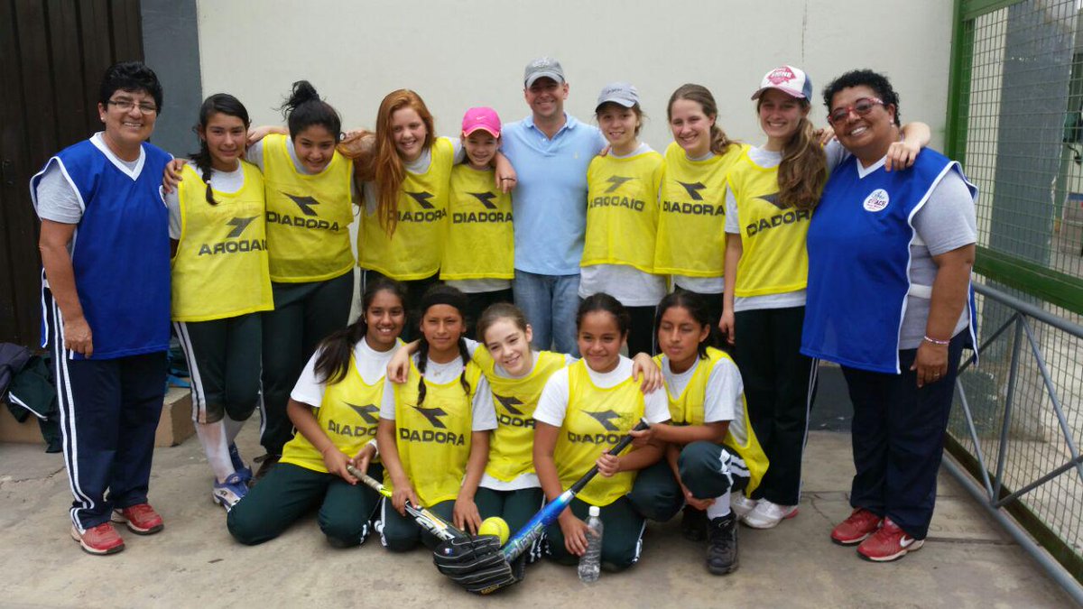 SOFTBOLPERU's tweet photo. http://t.co/oWZH2DlUV3