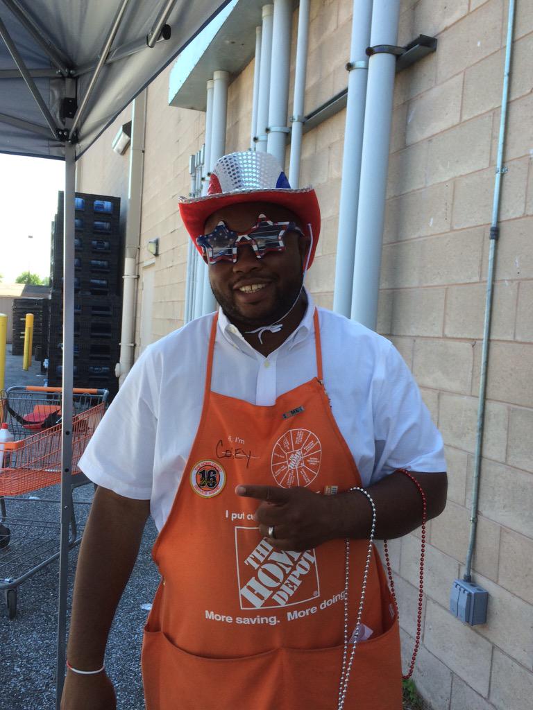 KimberlyRickert's tweet photo. Store 942! Memorial Day 2015 http://t.co/dgFYoEEfSR