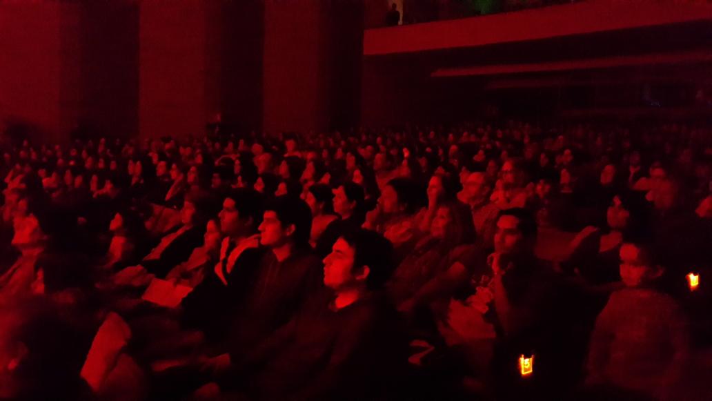 movejerosla's tweet photo. "Puente al Sol", a sala llena en el Teatro Provincial, como cierre de un fin de semana largo pleno de Cultura. http://t.co/9CR4yloW0T