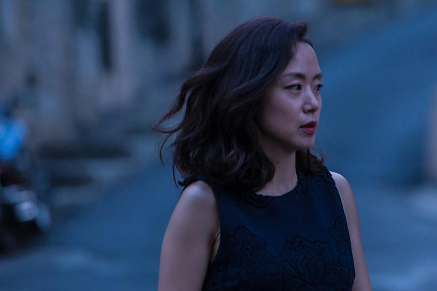 #아트나인 #무뢰한 전도연과 김남길의 케미, 형사와 살인자의 여자의 사랑이라는 독특한 소재, 그리고 퇴폐미! 매력적인 세 가지 요소들이 똘똘뭉친...