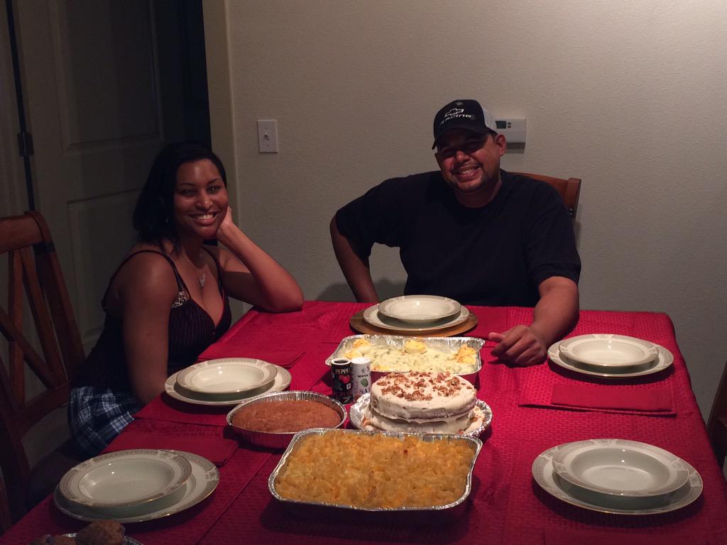 Candy46310455's tweet photo. Great #food great #friends #HappyMemorialWeekend Candy cooked @christalransom @sewkrafty86 @Drakeexec @Texas57Cowboy http://t.co/CNJx2LSyKc