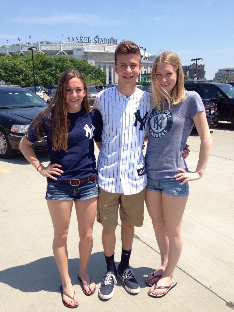 Jpow_04's tweet photo. Pre-birthday Yankee game with the family http://t.co/YtcKHTFy5B