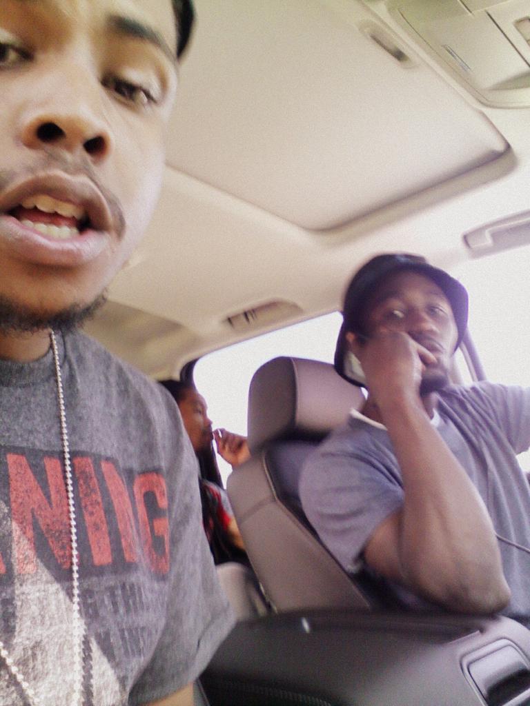 ninalhat's tweet photo. Me and The Champ 💪👊💯 
@kingsht23  @Breezyinthacut @IAm_ChoppaBlitz @Coumt http://t.co/1zRCGsRtfP