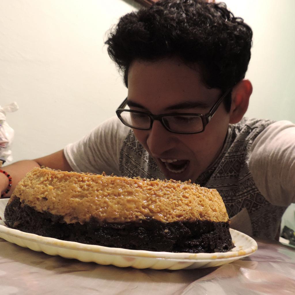 _danibarrios_'s tweet image. Trago años como el chocoflan que me deleite hoy! #Birthday #MMII