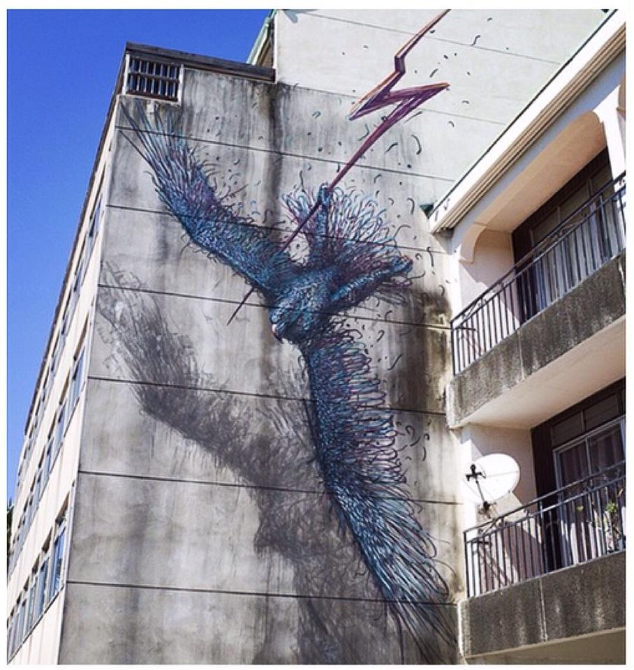 underpmx's tweet photo. #intervención de @daleast en #Papeete #Tahiti #underpmx #streetart #mural #arte #urbanart #walls http://t.co/MbnsPr5CNW