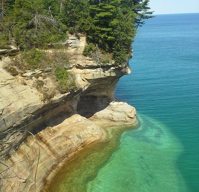 MichiganBests's tweet photo. Pictured Rocks http://t.co/2dJ2zshM5n