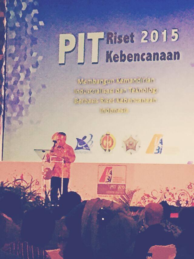 gee_tarigan's tweet photo. Menteri Pekerjaan Umum &amp; Perumahan Rakyat: "Faster, safer, cheaper..." 
#PIT-IABI2015 http://t.co/tV9oWYqp2d