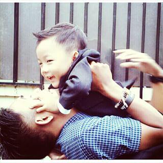 herlsu's tweet photo. #happy #sweet #moment #boy #sunday #smile #formal http://t.co/6ktnaMijlZ