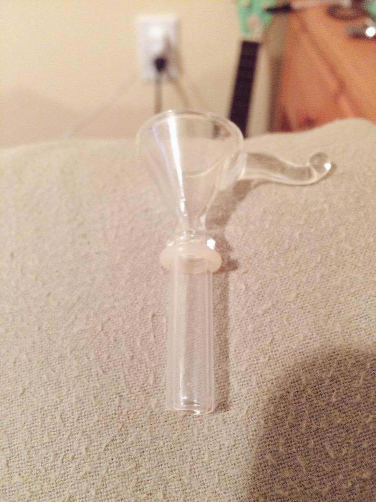 PhattySmokes's tweet photo. A clean bowl is a happy bowl. #FreshlyCleaned http://t.co/VcbsHbY2Xw