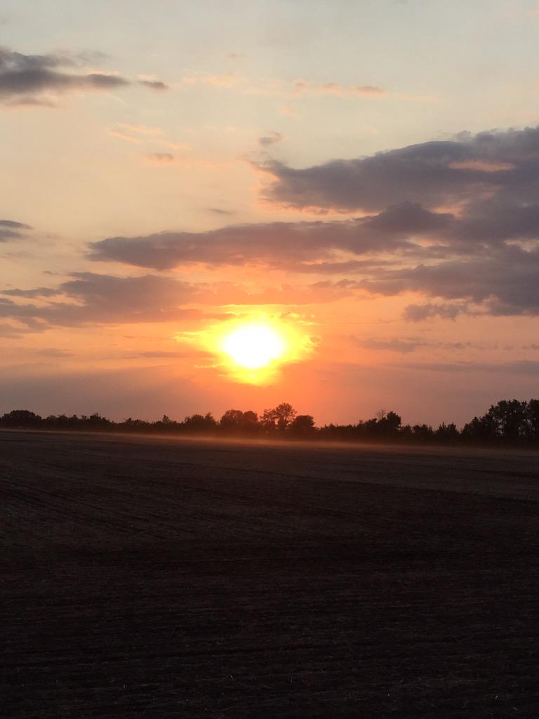 ty_fletcher's tweet photo. #replant15 in the books #plant15 rolls on. Last field of #spuds. @AgriData keeping track of the complicated spring http://t.co/DNX8dkKW0q
