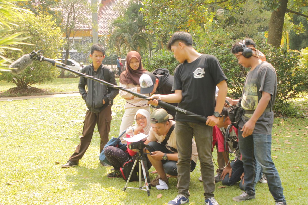 syuting day 2 :D taman kencana!