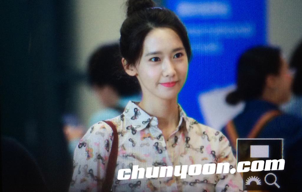 [PIC][26-05-2015]YoonA trở về Hàn Quốc vào trưa nay CF5yYEtUMAANUU0