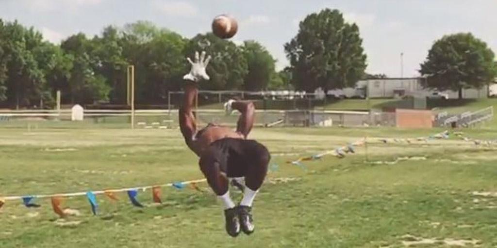 NFL's tweet image. Take @OBJ_3's one-handed catch.
Add a reverse back-flip.
And THIS is what you get.

MUST-SEE: at.nfl.com/2IoRZYo