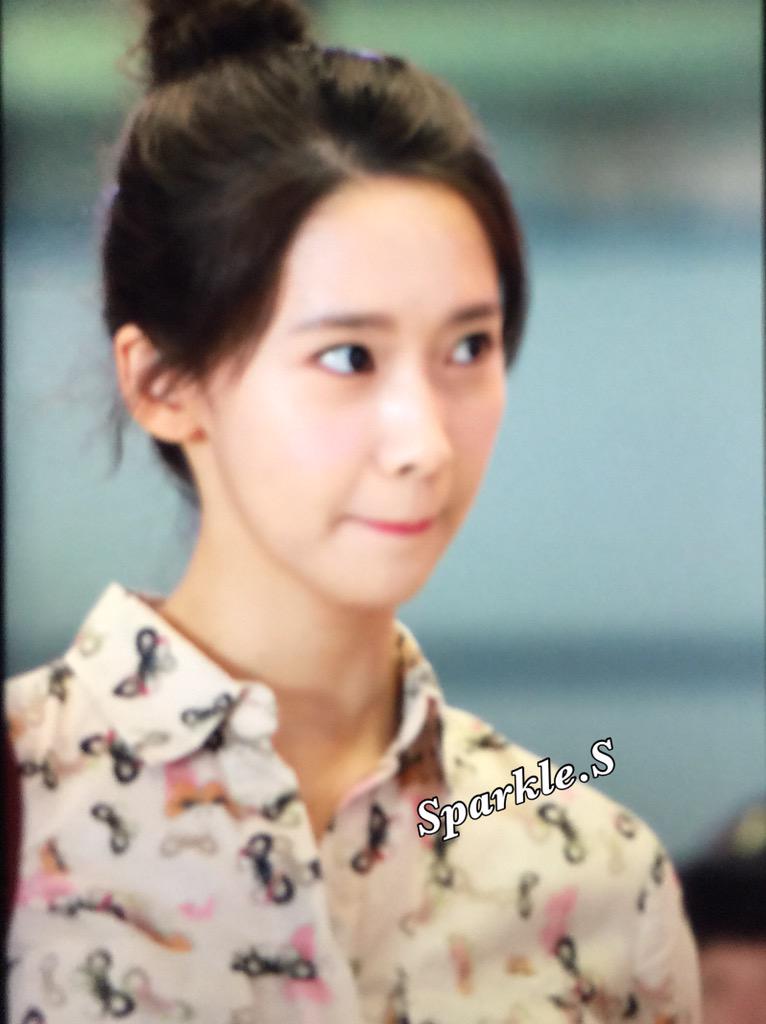 [PIC][26-05-2015]YoonA trở về Hàn Quốc vào trưa nay CF5yq65UEAA3JME