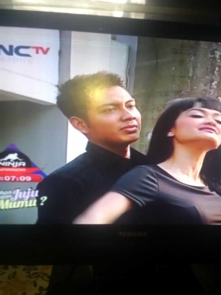 <a href="/juliaperrez/">juliaperez</a> sooooo sweet untung mumunya ga main sossssor...mumu msh menjunjung sopan santun ama wanita