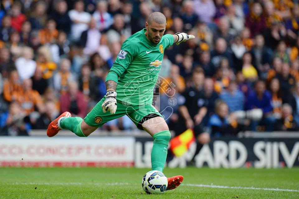 ManUtd_MY's tweet photo. Perjalanan karier Victor Valdes setakat ini selepas beliau bermula buat kali pertama di United http://t.co/VBPxyYem5M http://t.co/Ffay2PpSVW