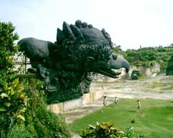 ardy_asa's tweet photo. Objek wisata GWK bali.. http://t.co/VcNnJY0Eyg