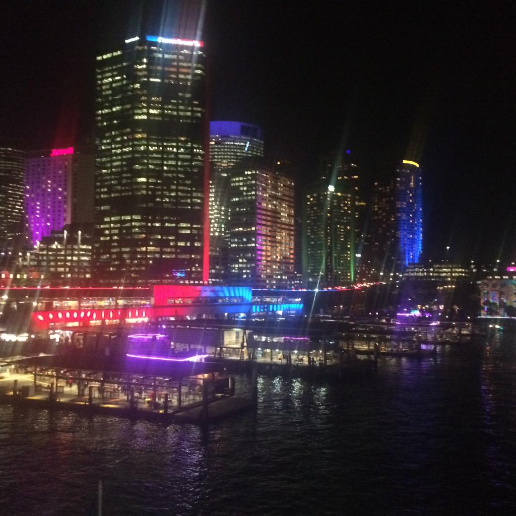 blackfeather_'s tweet photo. Dazzling surroundings @ #Vivid - kiss &amp; tell in the cities bright lights. 💋 http://t.co/USZXkNm2PK
