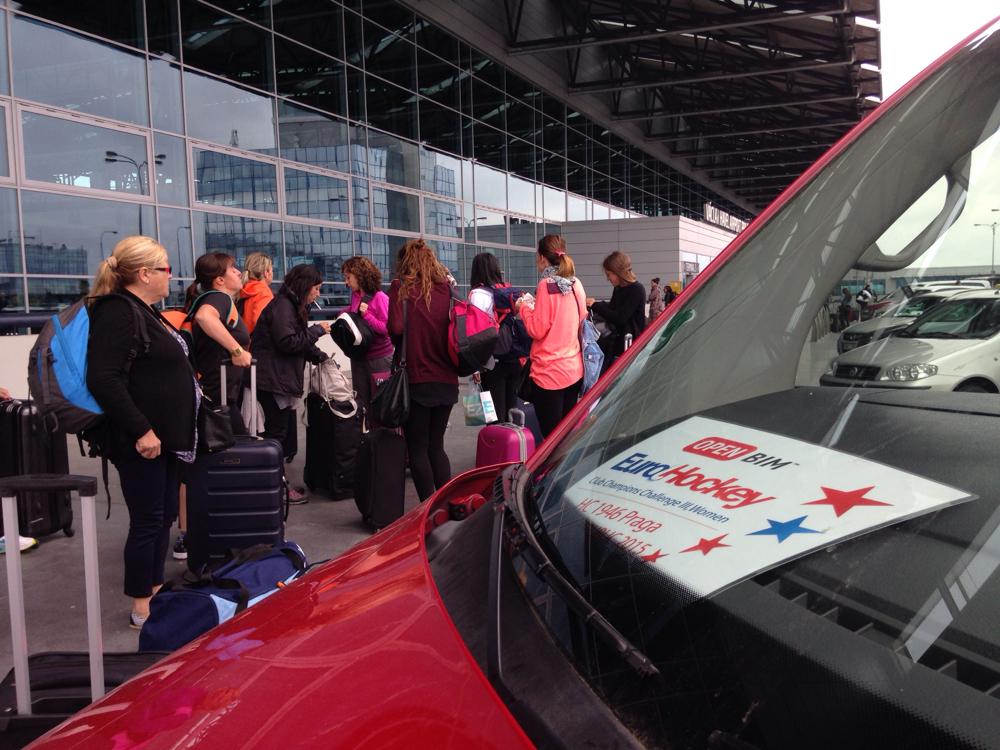 hc1946praga's tweet photo. #ehclub15 #eagleshc at the airport in Prague. Have a good flight. http://t.co/NeuKykuLmn