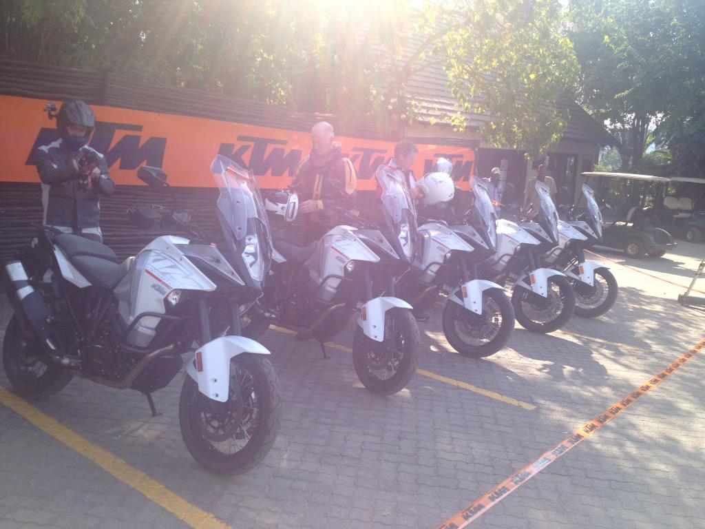 myFiets's tweet photo. Bekendstelling van die KTM 1290 Super Adventure in die Laeveld. 30l petroltenk en 160 perdekrag! @ktmsa http://t.co/0ruOkTo0XX