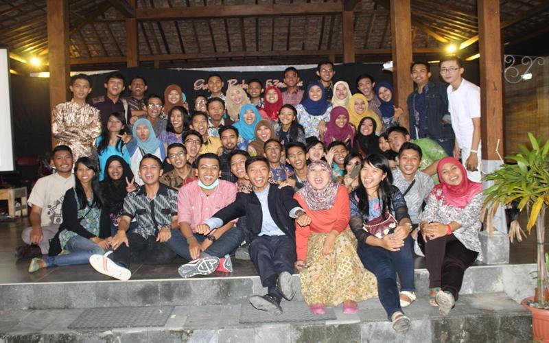 gardep51's tweet photo. Ini yang mukanya bahagia ketemu @gardep52 @Gardep50 dan @gardep53 :) http://t.co/N8kRTECO6P