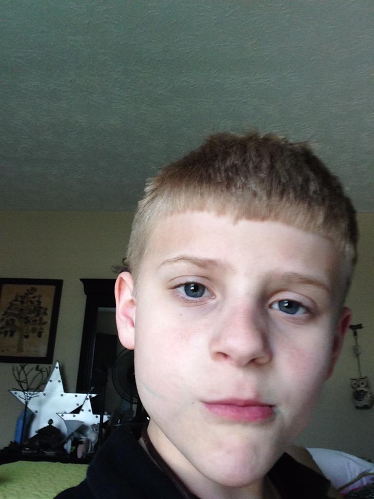 BushbaumReed's tweet image. Kill it!! 😟