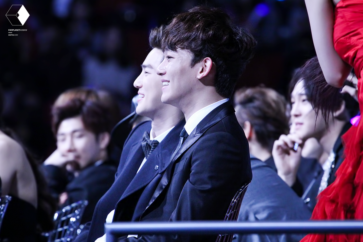 EXOPtw's tweet photo. [UPDATA] 141203 Mnet Asian Music Award MAMA in HongKong  #EXO http://t.co/XyLWaPbPrI http://t.co/BsrFZSpCl6