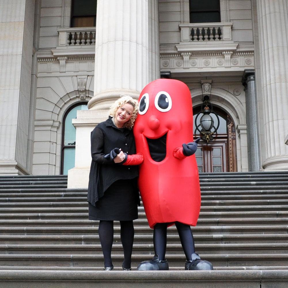 KidneyHealth's tweet photo. Look who I met on the steps of Parliament today! Thanks @JillHennessyMP for supporting #KHW15! #MeetBilly #SpringSt http://t.co/B4Jixzw0DH