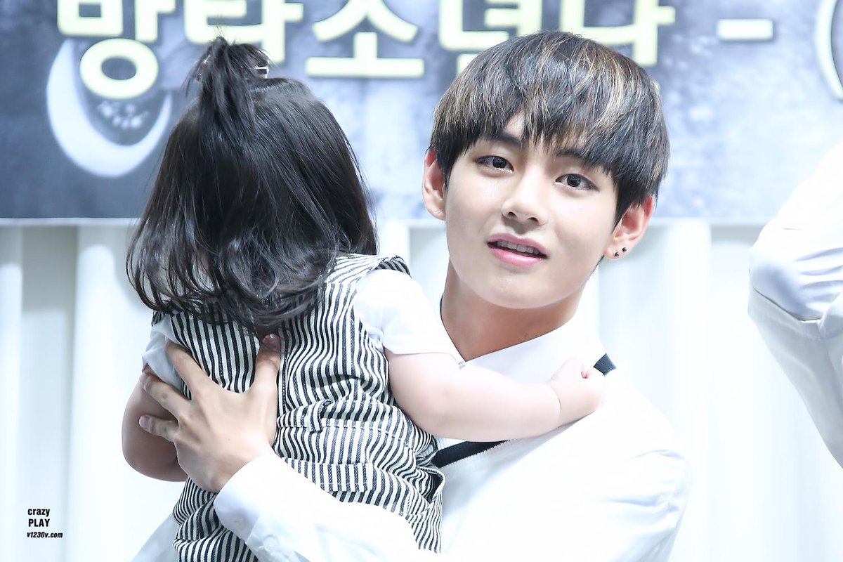 150525 [HQ] Busan Fansign #BTS #V cr: CRAZY PLAY