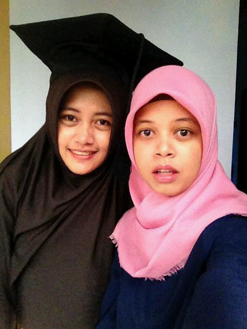 Congratulation dear 🎊🎉 “<a href="/Annishalia/">Lia RD</a>: Thanks for everytime everything dear <a href="/farachify/">Farach Difa</a> #hugs #graduation ☺ ”