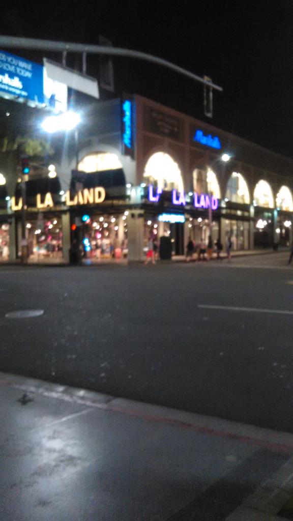 jayjayescabar's tweet photo. Hollywood's Walk of Fame http://t.co/0KyutcneYd