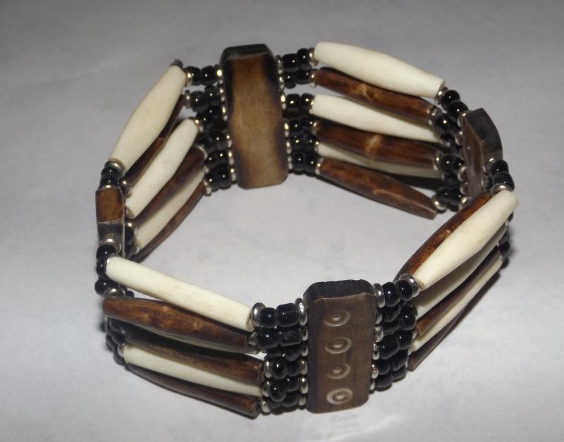 UberDuka's tweet photo. Bone-tube Bracelet crafted by Victorious Jewelers.

Costs Ksh. 330 | $ 3.40

Order yours 👉 http://t.co/tykwwI6usm http://t.co/gVp4vd9zWi