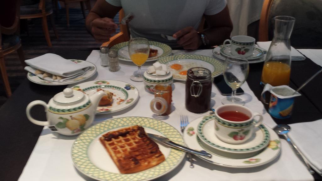 dubrun2015's tweet photo. Reims done.....bue bye france. Lets go 2 geneva. #DUBRUN2015 http://t.co/U1b5JmhxYa