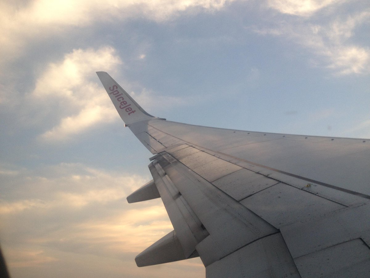subashramaiah's tweet photo. My 1st journey in #SpiceJet  #10YearsOfSpiceJet @flyspicejet taken this from #Chennai to #Mumbai  Enjoyed well :-) http://t.co/o4vytsWCRn