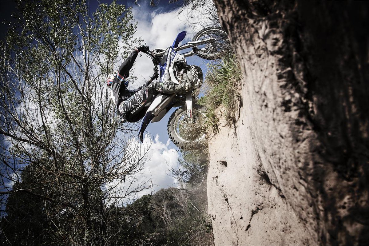 motosnet's tweet photo. La prueba de la @yamahamotoreu WR 250 F de manos de @jouee14. Una enduro de alto nivel. http://t.co/xYQ6F1nZMW http://t.co/2JlzuCK1t1