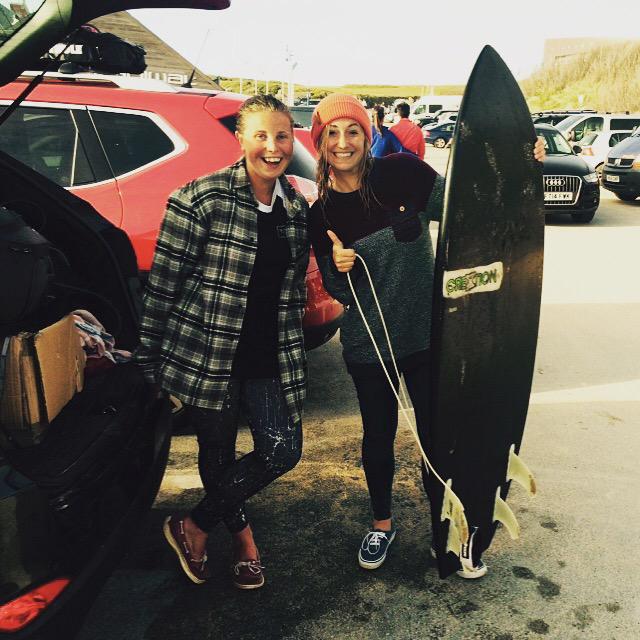 KellySaysSurf's tweet image. Hannah came 5th in the UK pro surf tour Night Surf Comp, whoop whoop #surfcompetition #girlsurfer #surf