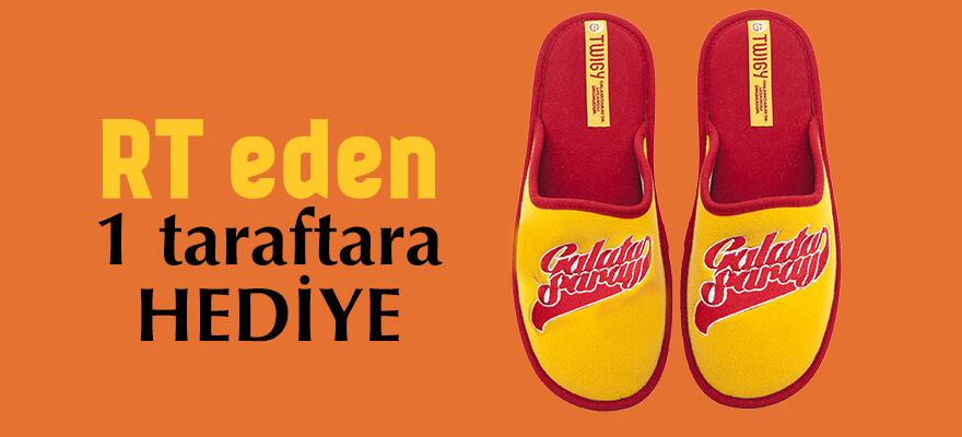 twigyistanbul's tweet photo. RT eden bir taraftara, şampiyonluk şerefine #Galatasaray terliği hediye! #SampiyonGalatasaray http://t.co/vySqRujWBL