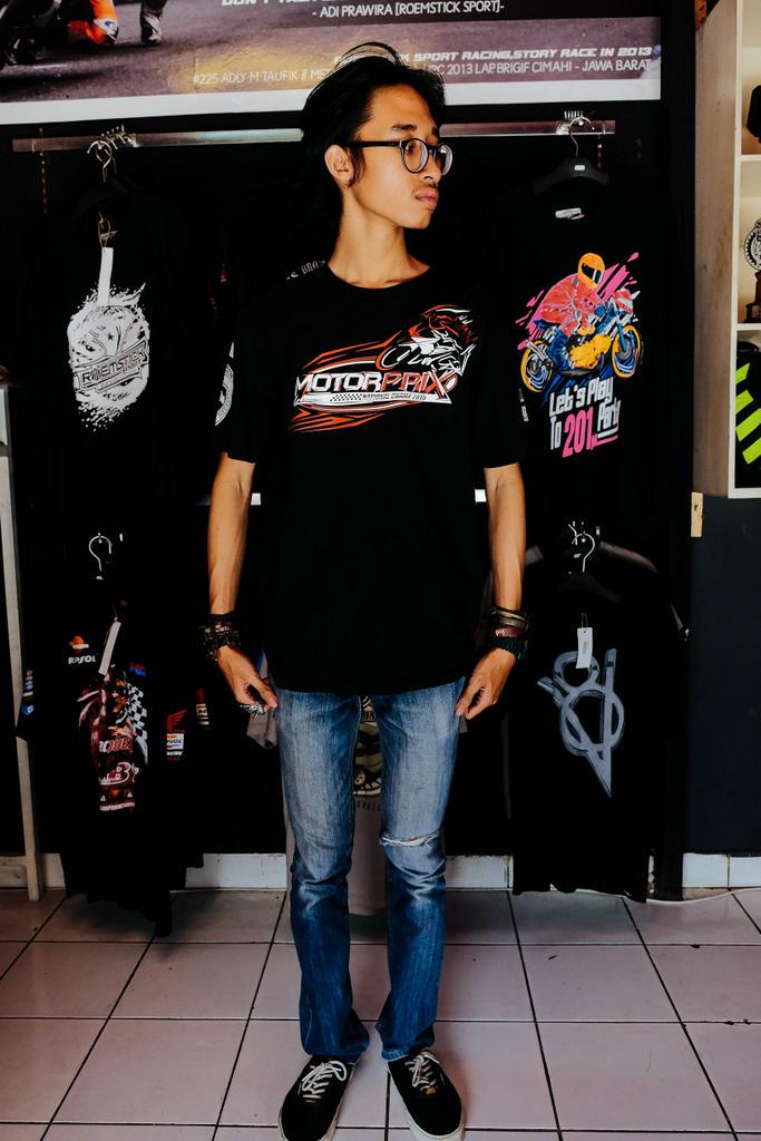 Order tshirt motor prix size M ,L &amp; XL buruan keburu ke abisann order ke 5488023A / 083820591996