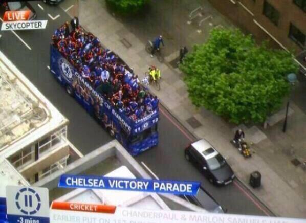 TrueRedDevils's tweet photo. The difference. http://t.co/7JcvLyPiex