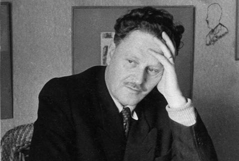 Sende yüreğim var, Canım var, Aklım fikrim var, Sende her şeyim var.

- Nazım Hikmet