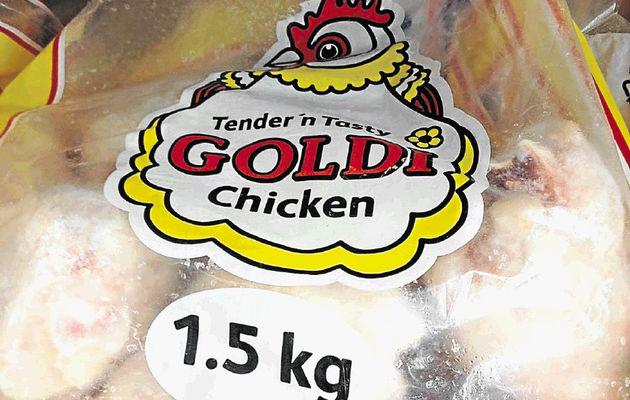 TimesLIVE's tweet photo. What the cluck is happening? http://t.co/4pGz57LOfj Frozen chicken pieces are injected with, on average, 30% brine http://t.co/z2Xs7AnPAF