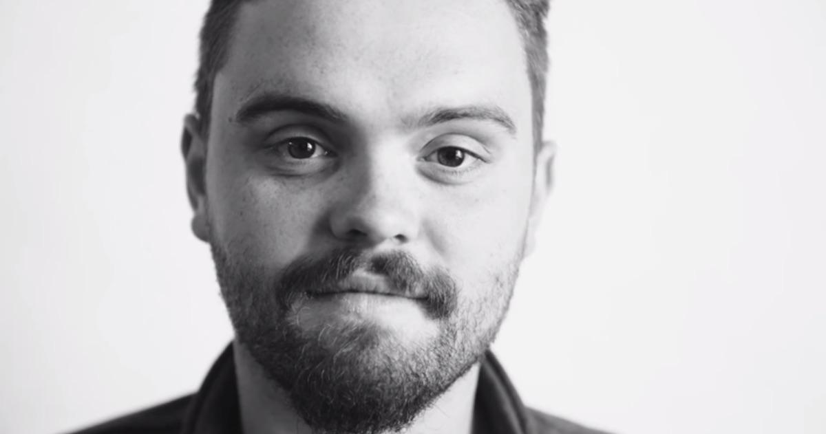 Latest Album Review: <a href="/JosephHicklin/">Joseph Hicklin</a> - The Flesh and Bone. "abounding with drama and wisdom" folkradio.co.uk/2015/05/joseph…