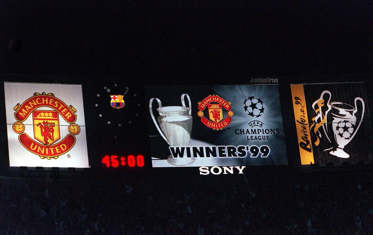 ChampionsLeague's tweet photo. #OnThisDay in 1999 @ManUtd struck twice in injury time to win the #UCLfinal http://t.co/x4qRiyx89q